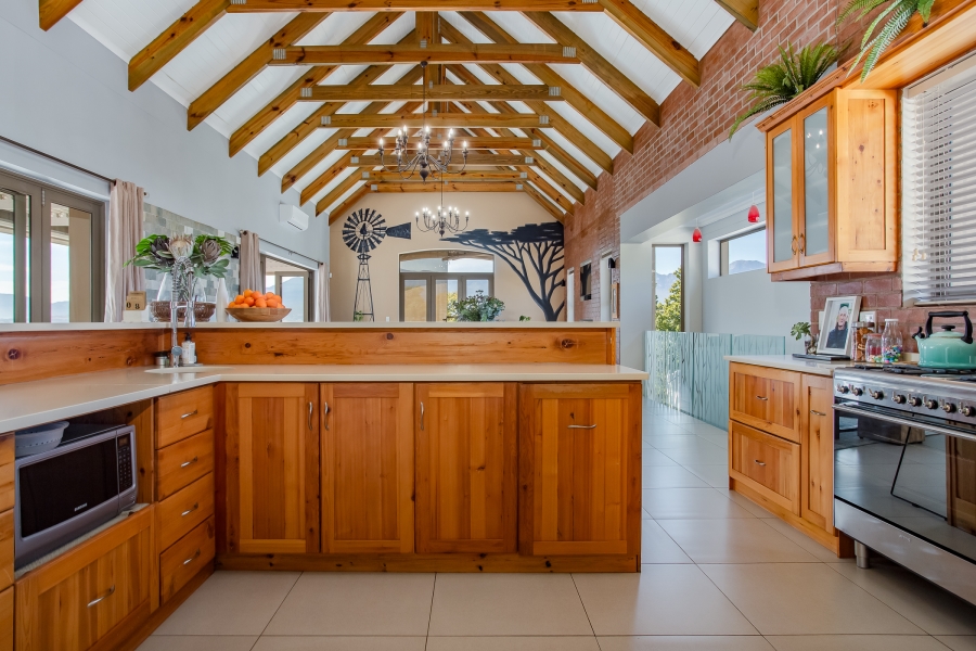 5 Bedroom Property for Sale in Lemoenkloof Western Cape